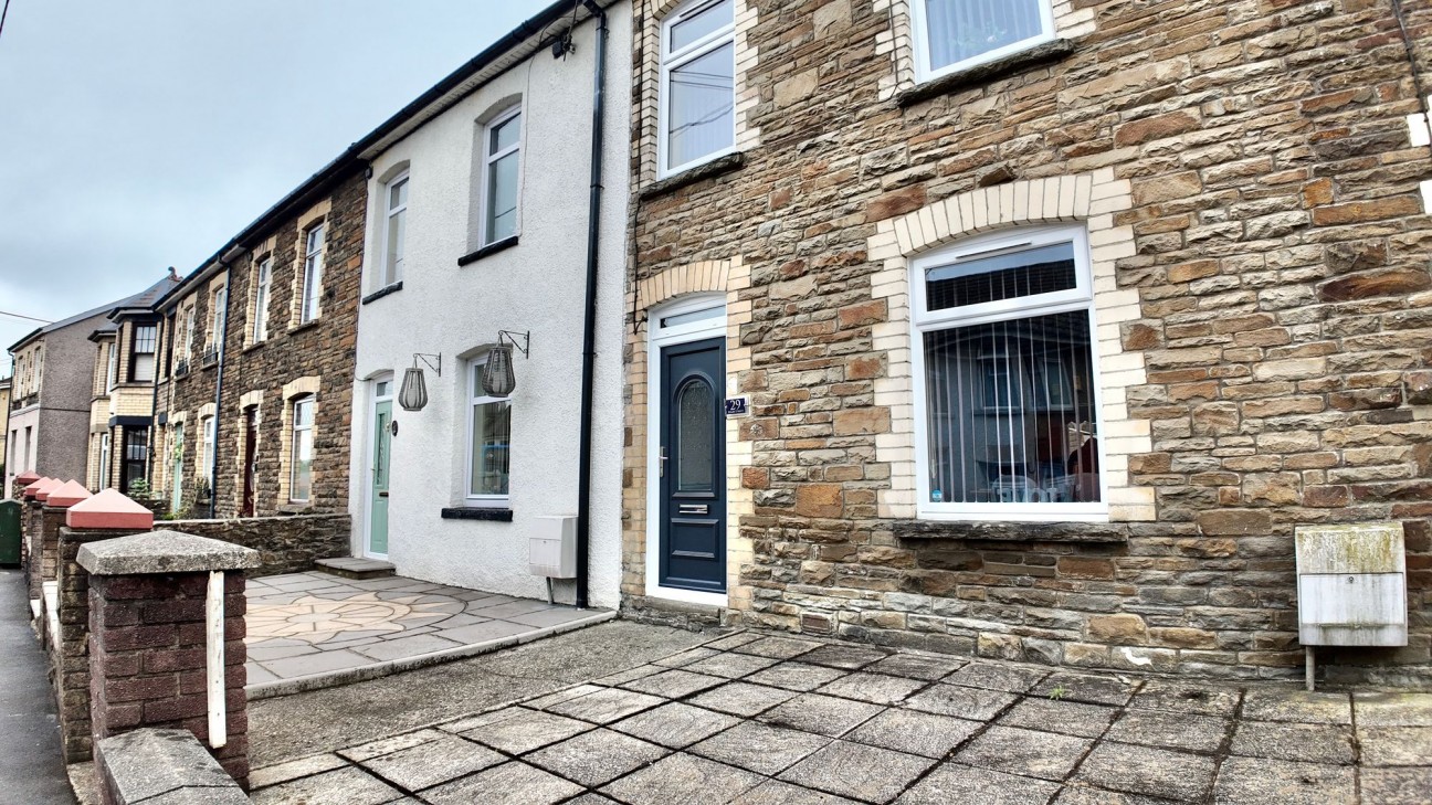 High Street, Newbridge, NP11