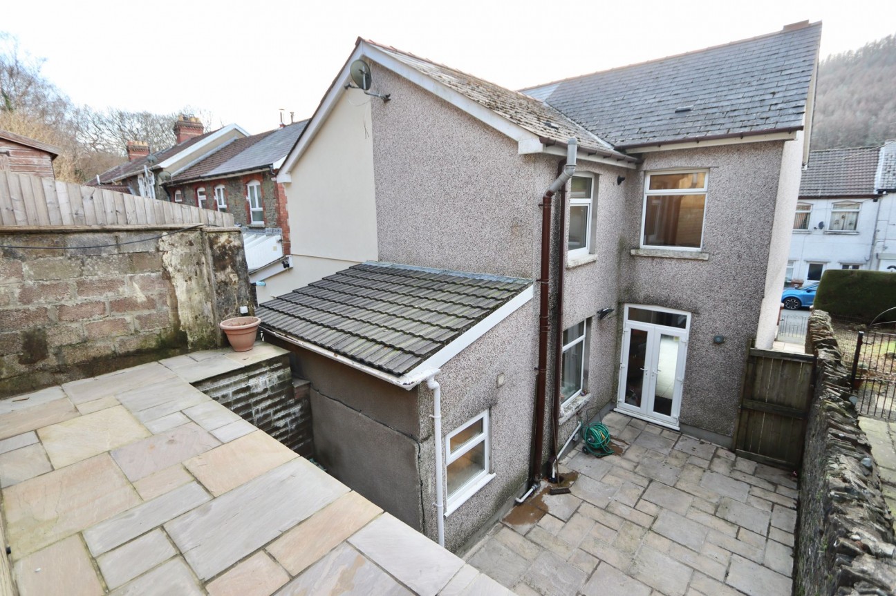 Commercial Street, Ynysddu, NP11