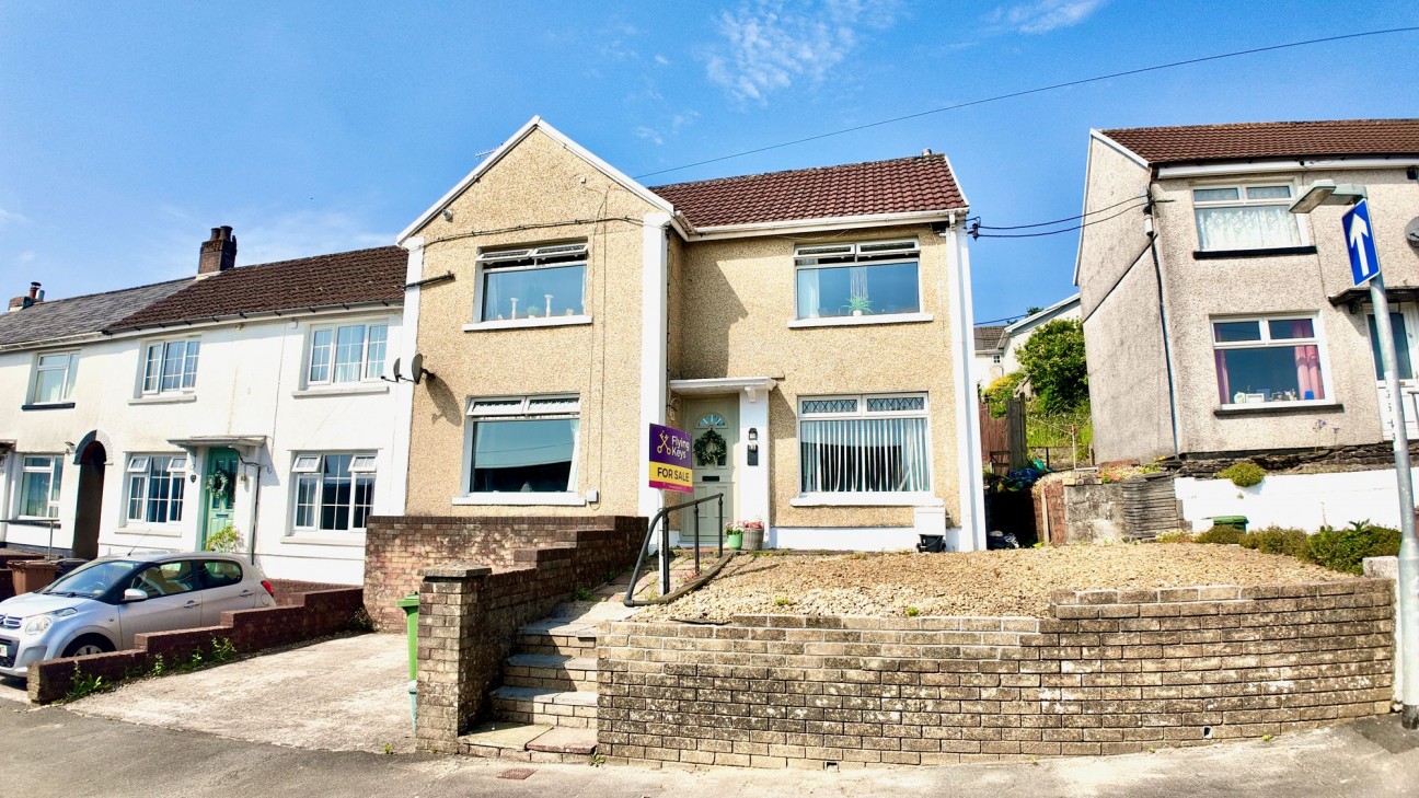 Fflorens Road, Newbridge, NP11