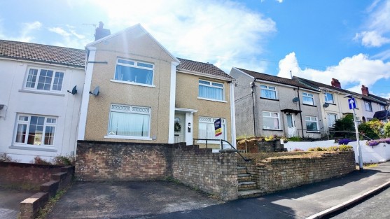 Fflorens Road, Newbridge, NP11