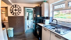 Fflorens Road, Newbridge, NP11