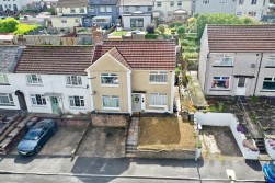 Fflorens Road, Newbridge, NP11