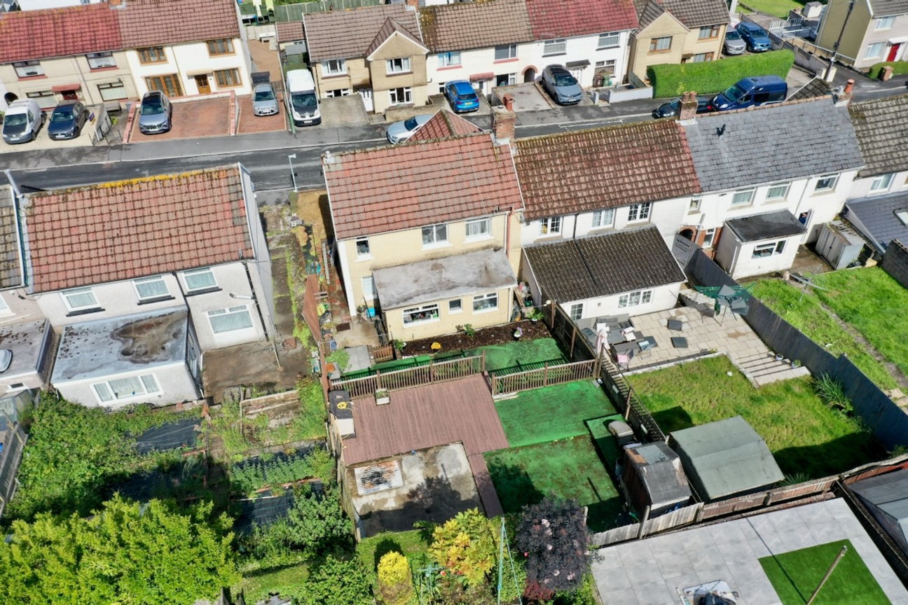 Fflorens Road, Newbridge, NP11