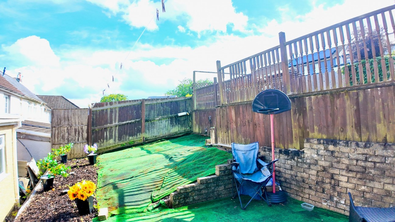 Fflorens Road, Newbridge, NP11