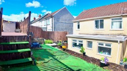Fflorens Road, Newbridge, NP11