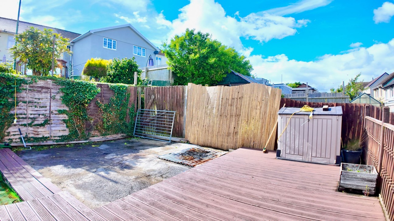 Fflorens Road, Newbridge, NP11