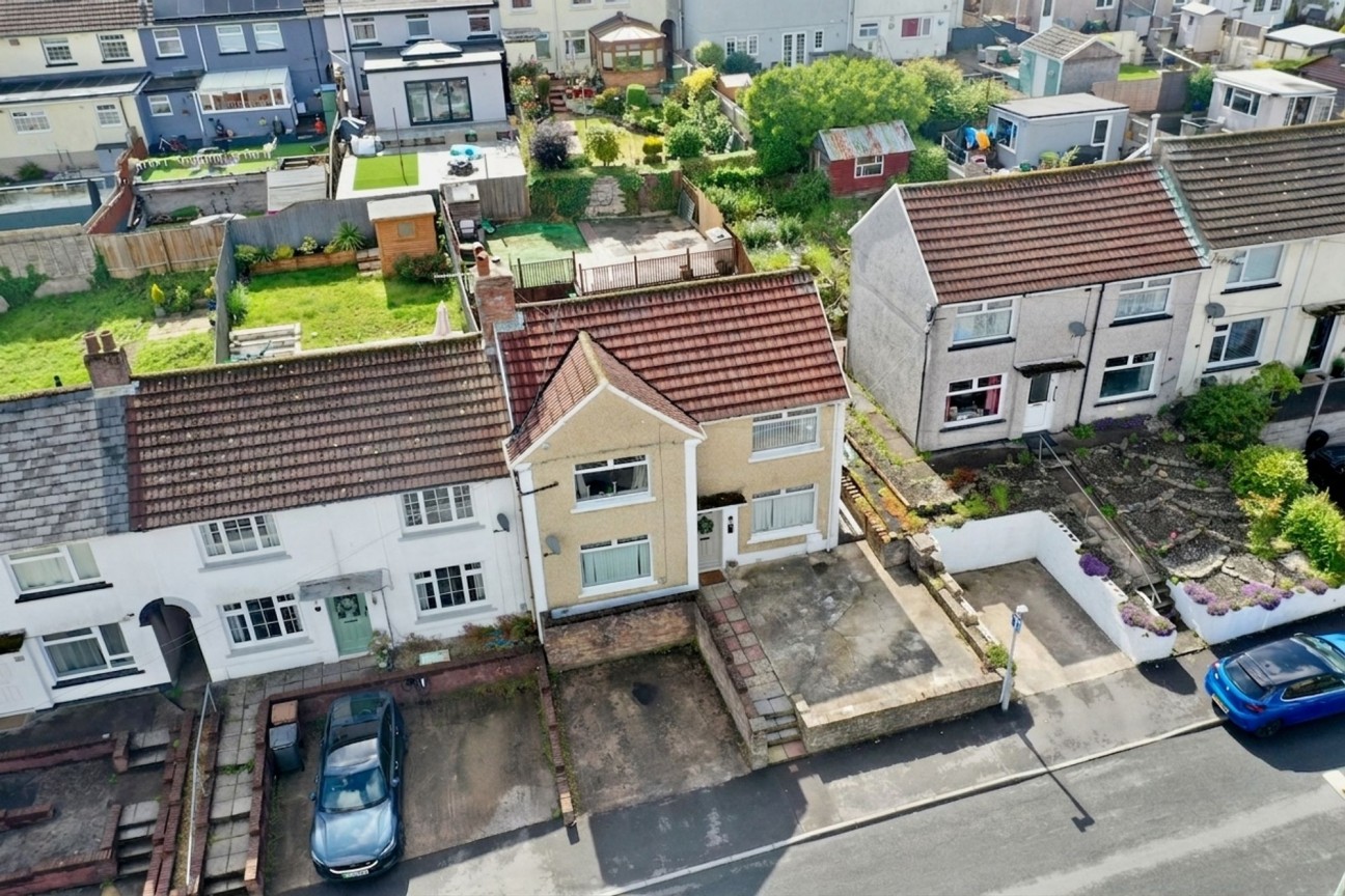 Fflorens Road, Newbridge, NP11