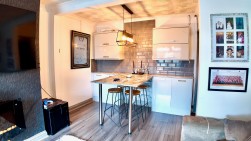 Fflorens Road, Newbridge, NP11