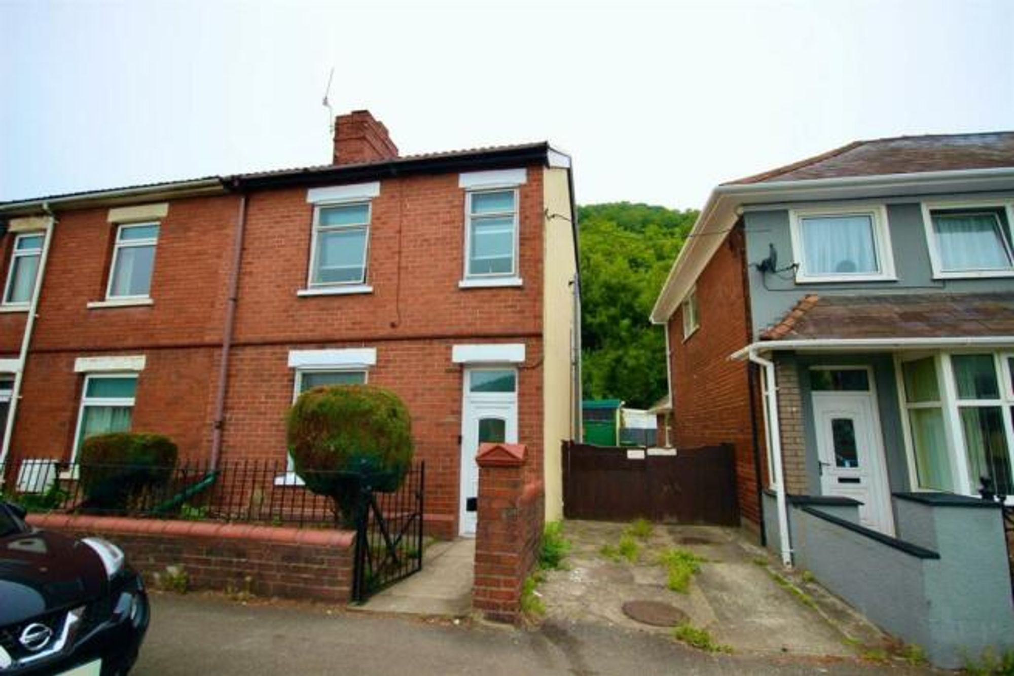 Risca Road, Cross Keys, NP11