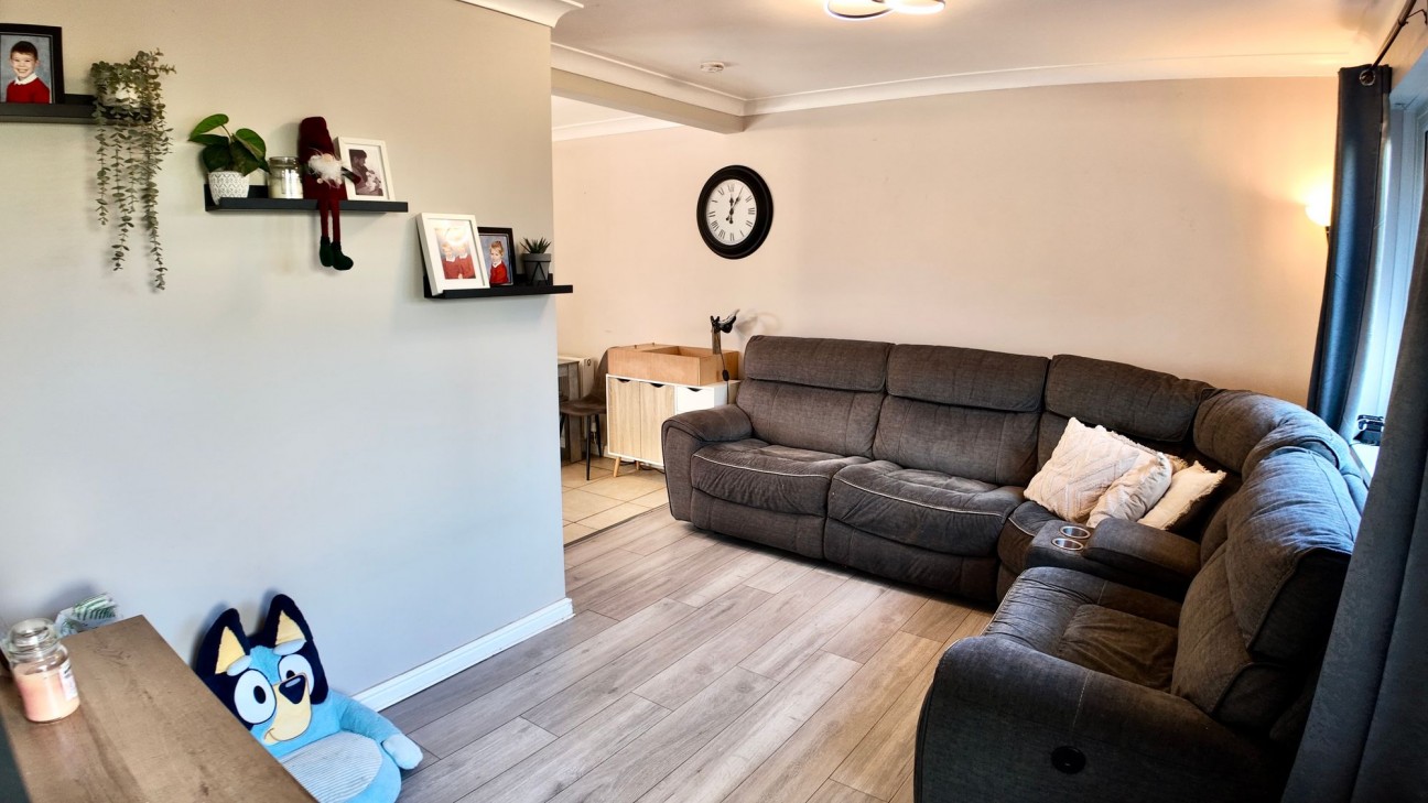 Claerwen, Gelligaer, CF82