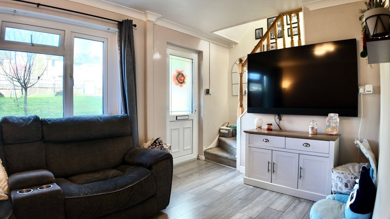 Claerwen, Gelligaer, CF82