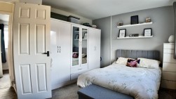 Claerwen, Gelligaer, CF82