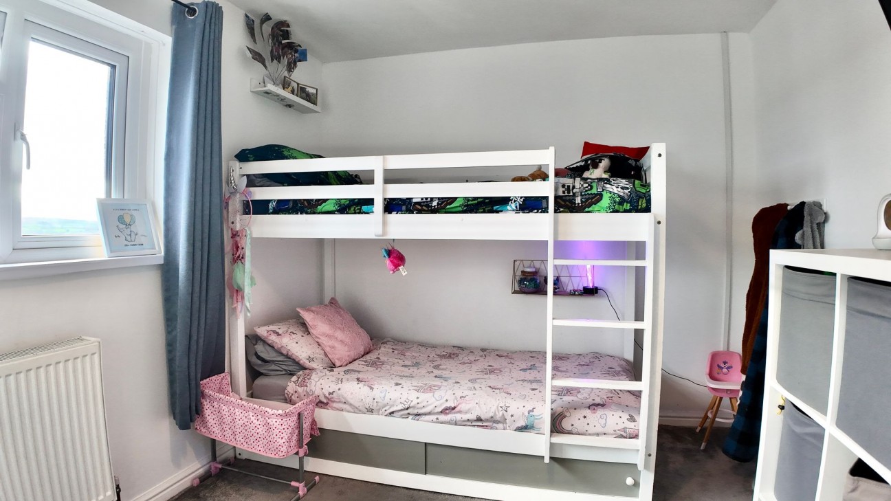 Claerwen, Gelligaer, CF82