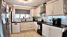 Claerwen, Gelligaer, CF82