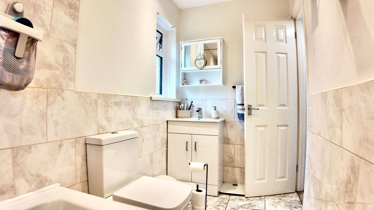 Claerwen, Gelligaer, CF82