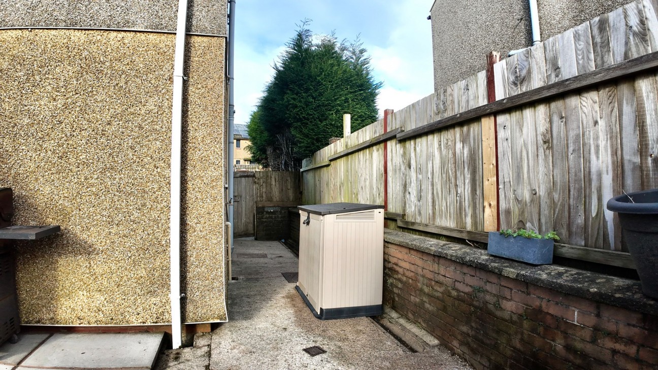 Claerwen, Gelligaer, CF82