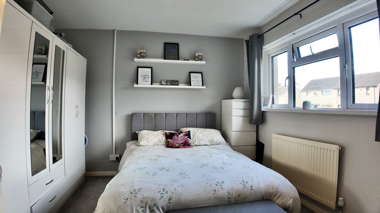 Claerwen, Gelligaer, CF82