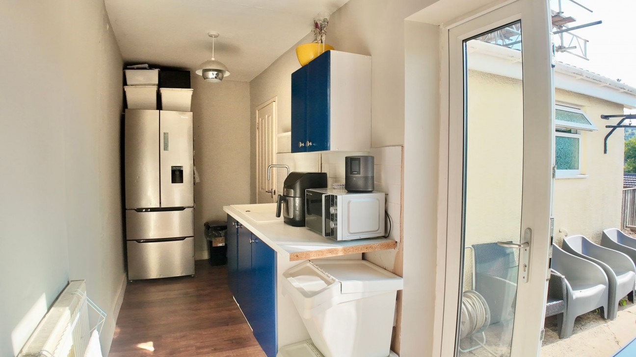 Treowen Road, Newbridge, NP11