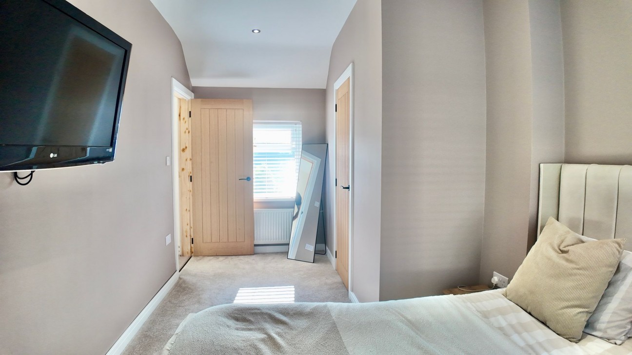 Treowen Road, Newbridge, NP11