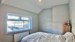 Treowen Road, Newbridge, NP11