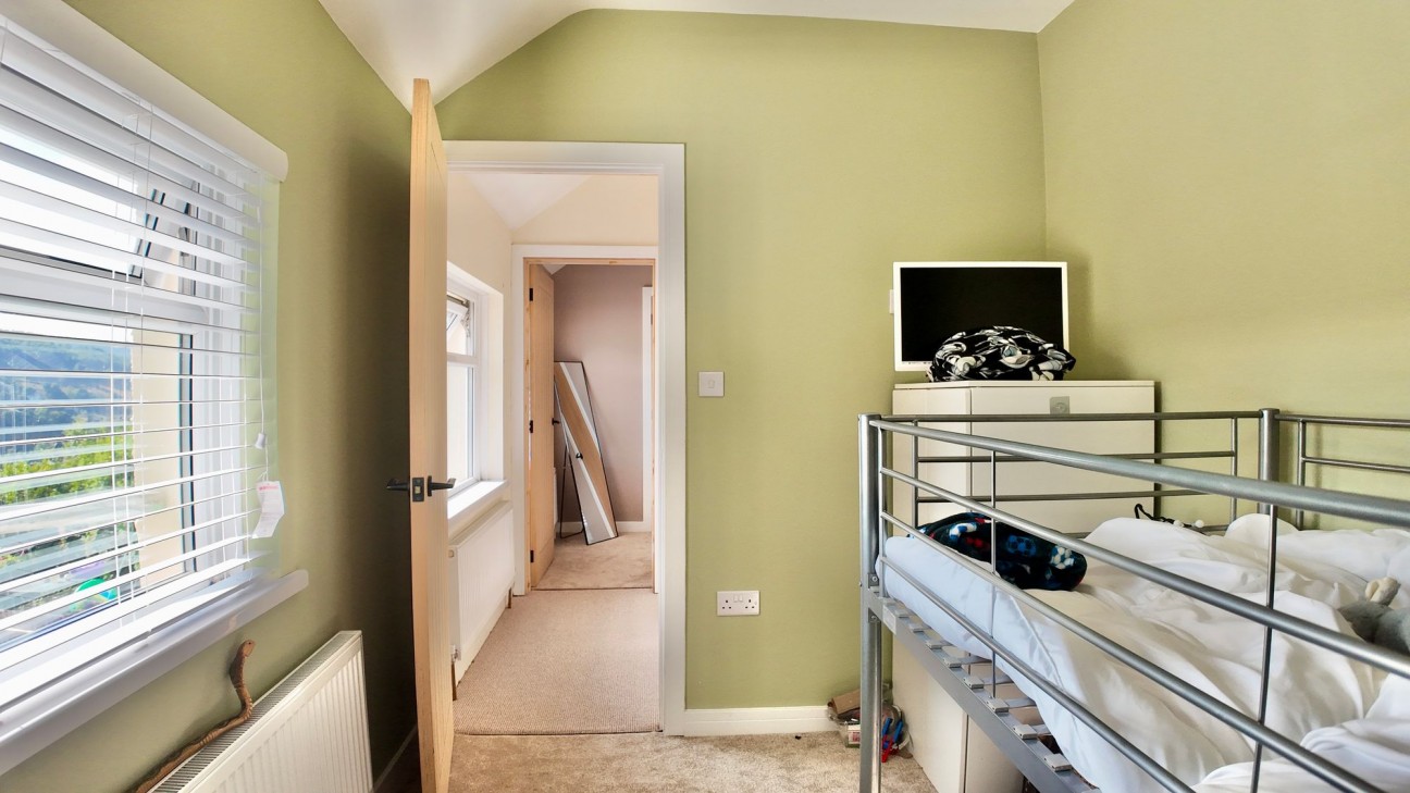Treowen Road, Newbridge, NP11