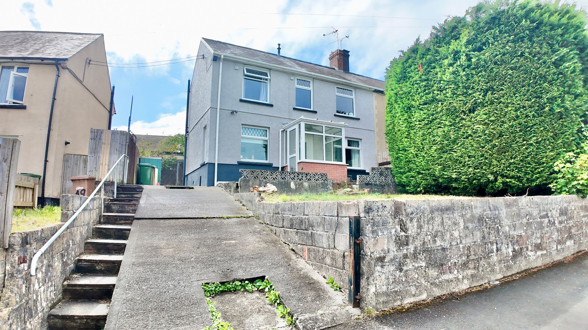 Hill View, Pontllanfraith, NP12