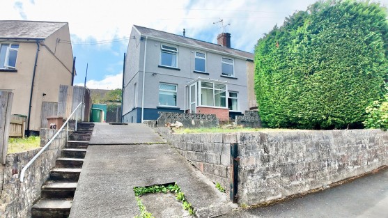 Hill View, Pontllanfraith, NP12