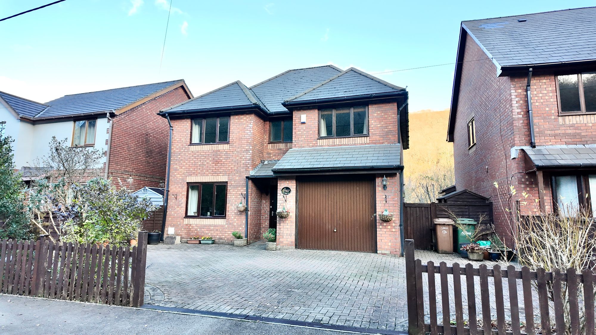 Bailey Street, Deri, CF81