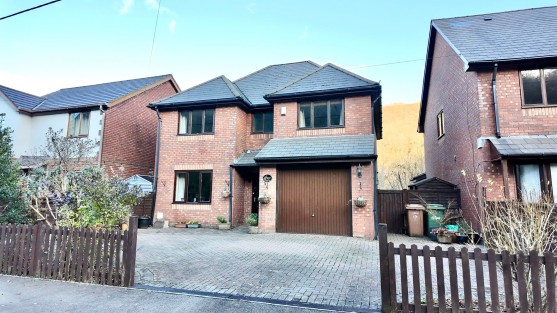 Bailey Street, Deri, CF81