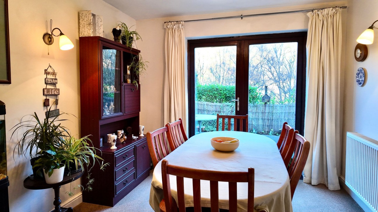 Bailey Street, Deri, CF81