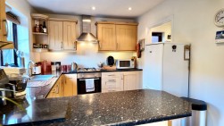 Bailey Street, Deri, CF81