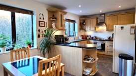 Bailey Street, Deri, CF81