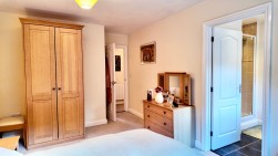 Bailey Street, Deri, CF81