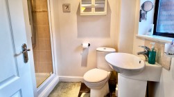 Bailey Street, Deri, CF81