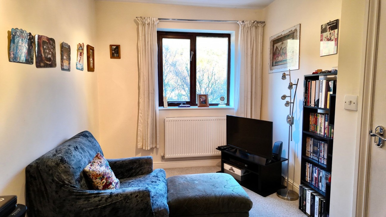 Bailey Street, Deri, CF81