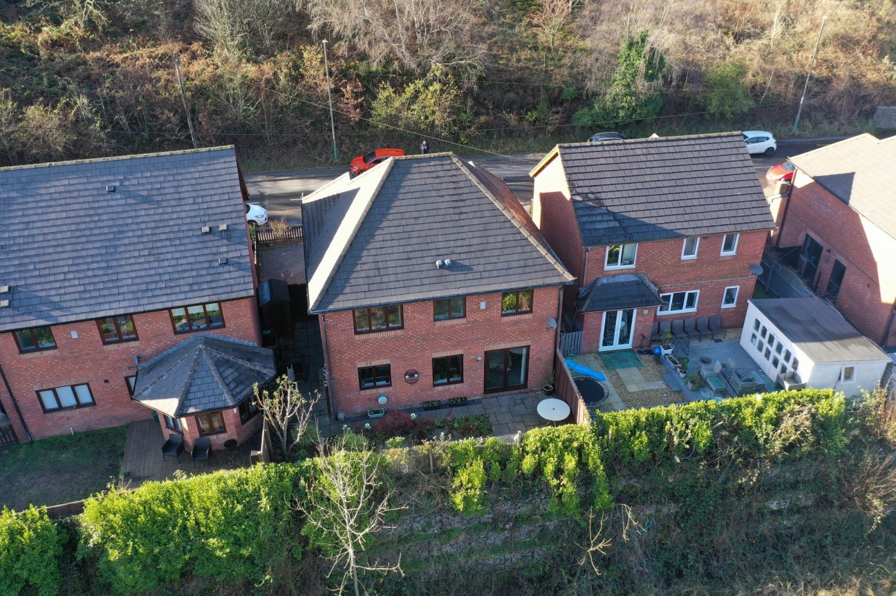 Bailey Street, Deri, CF81