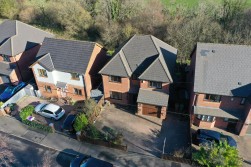 Bailey Street, Deri, CF81