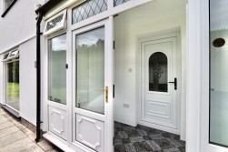 Edwards Row, Deri, CF81