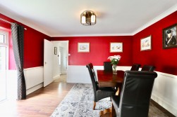 Edwards Row, Deri, CF81