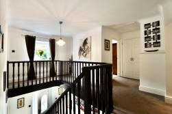 Edwards Row, Deri, CF81