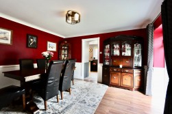 Edwards Row, Deri, CF81