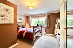 Edwards Row, Deri, CF81