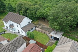Edwards Row, Deri, CF81