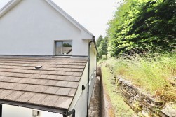 Edwards Row, Deri, CF81