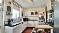 Penmaen Road, Pontllanfraith, NP12