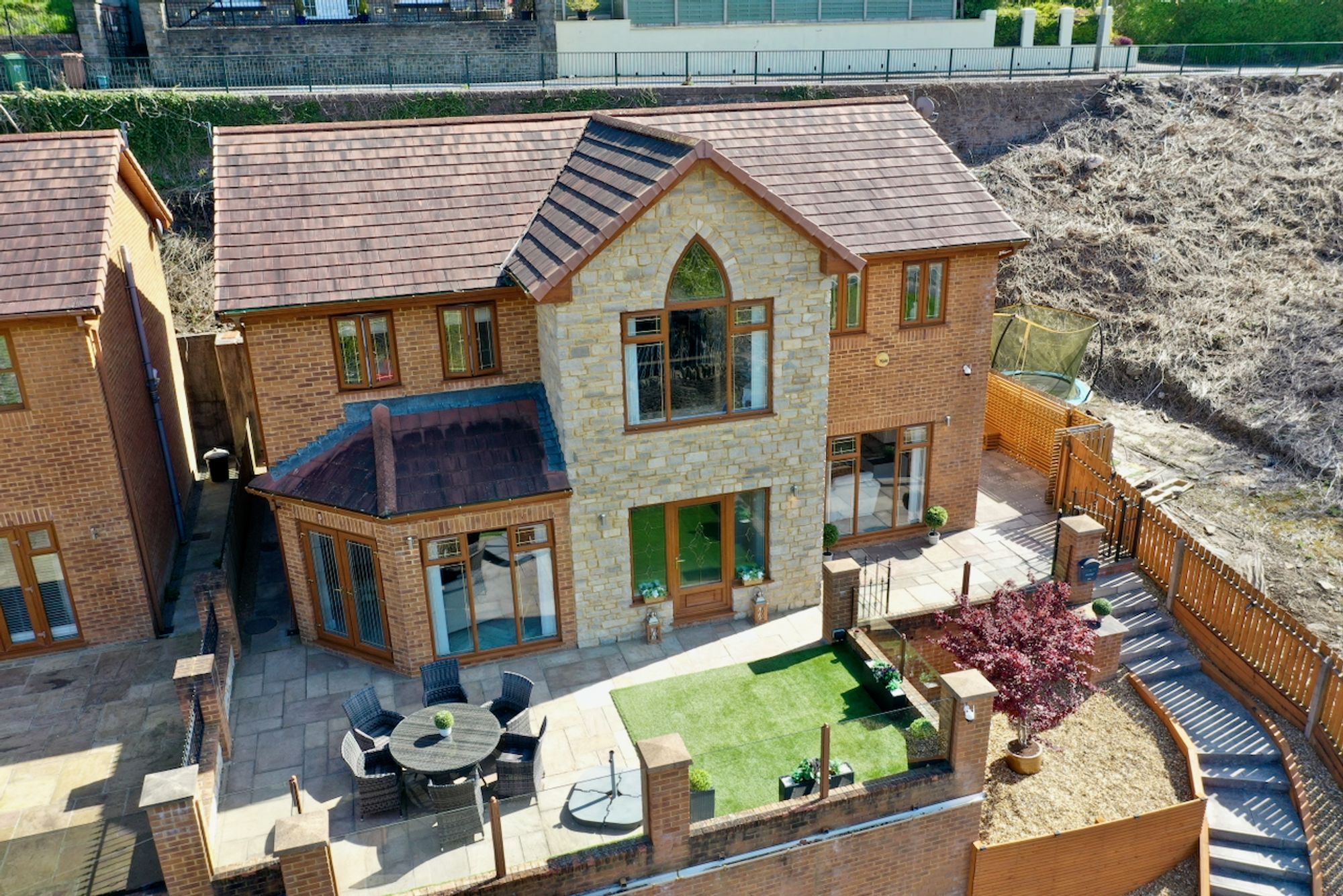 Lower Road, Elliots Town, NP24