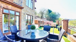 Lower Road, Elliots Town, NP24