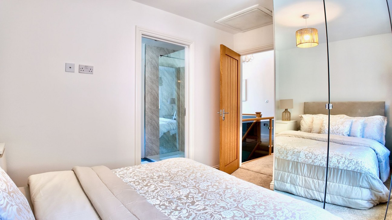Lower Road, Elliots Town, NP24