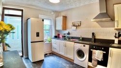 Windsor Avenue, Newbridge, NP11