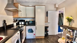 Windsor Avenue, Newbridge, NP11